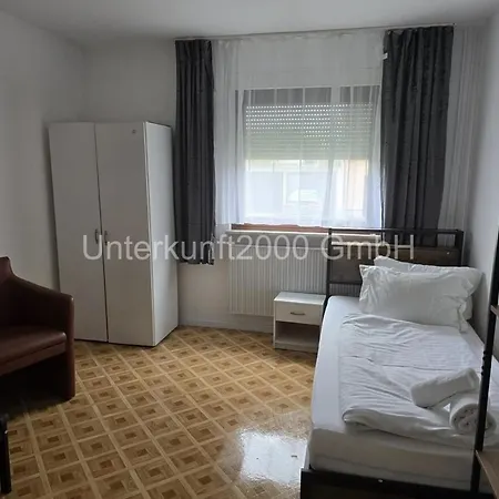 Appartement Vollmoebliertes Haus Mit Garten & Terrasse In *
